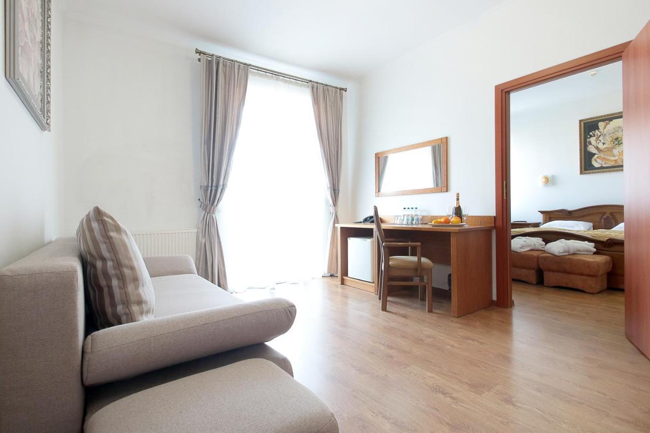 Kook Hotel & Rest Ryasne-Ruske Bagian luar foto
