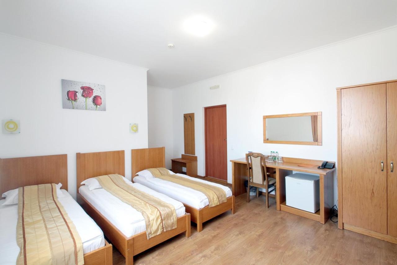 Kook Hotel & Rest Ryasne-Ruske Bagian luar foto