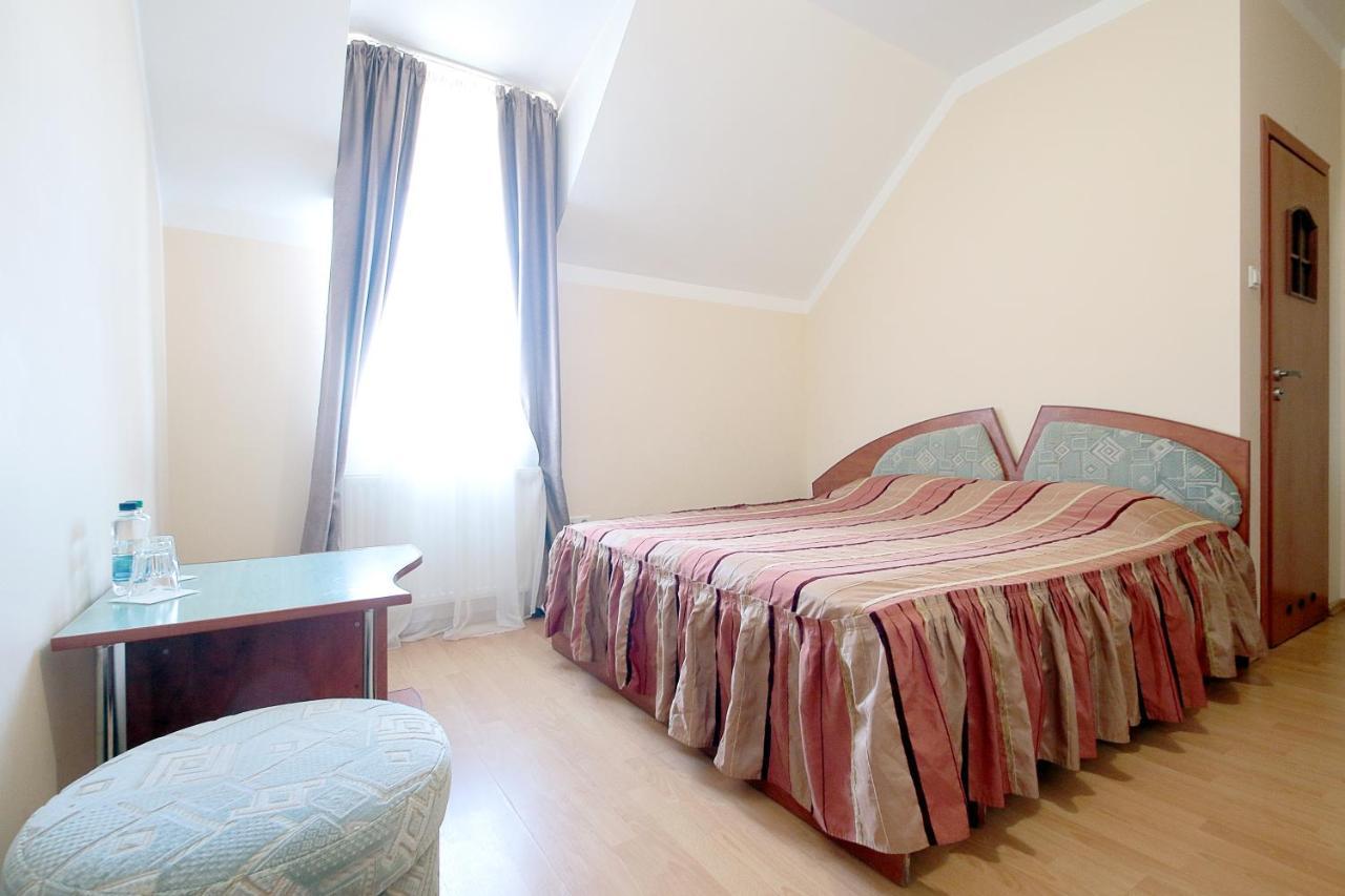 Kook Hotel & Rest Ryasne-Ruske Bagian luar foto
