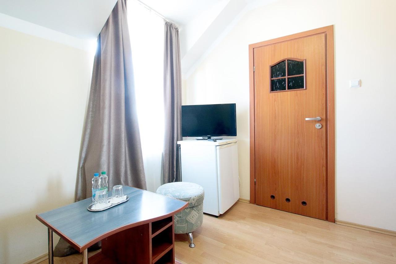 Kook Hotel & Rest Ryasne-Ruske Bagian luar foto